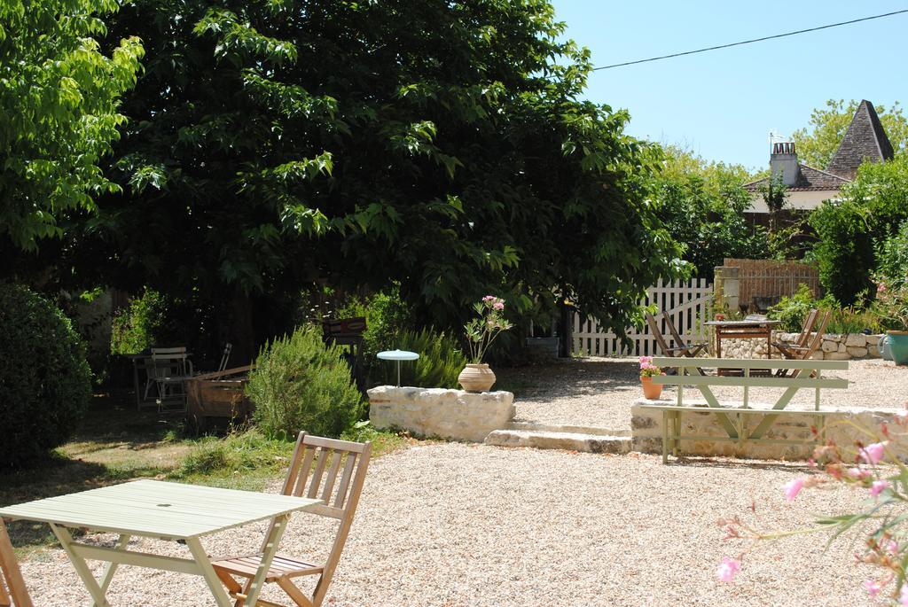 Hotel Les Foucauds Saint-Quentin-de-Caplong Esterno foto