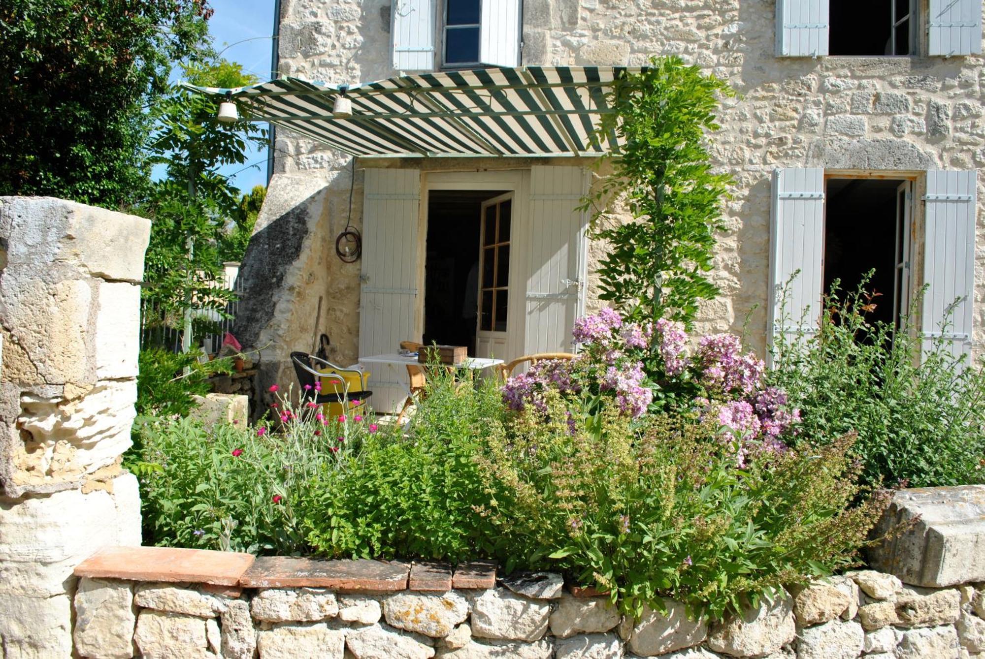 Hotel Les Foucauds Saint-Quentin-de-Caplong Esterno foto