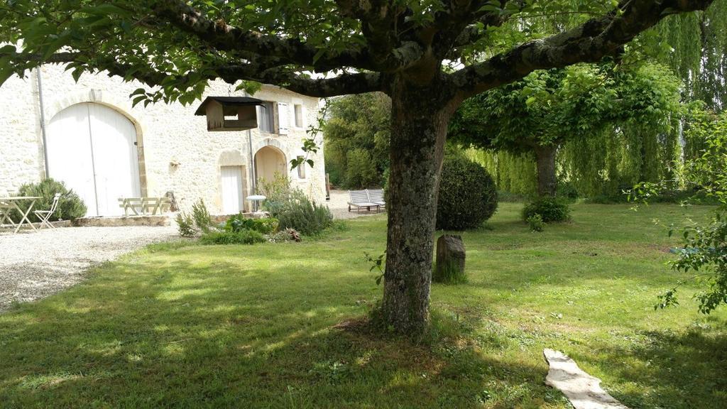 Hotel Les Foucauds Saint-Quentin-de-Caplong Esterno foto