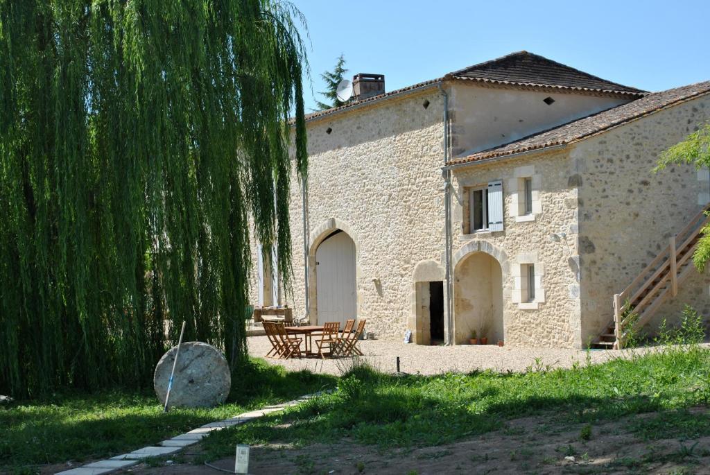 Hotel Les Foucauds Saint-Quentin-de-Caplong Esterno foto