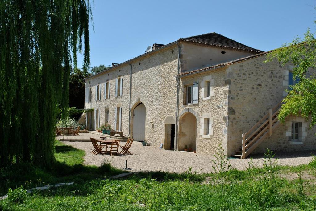 Hotel Les Foucauds Saint-Quentin-de-Caplong Esterno foto