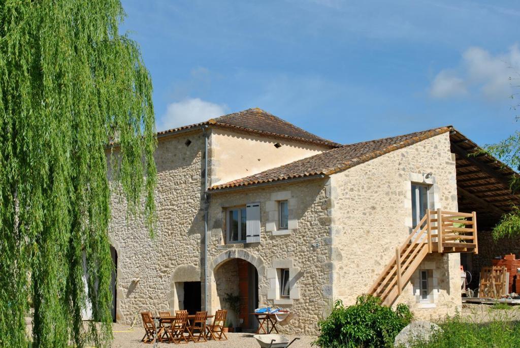 Hotel Les Foucauds Saint-Quentin-de-Caplong Esterno foto